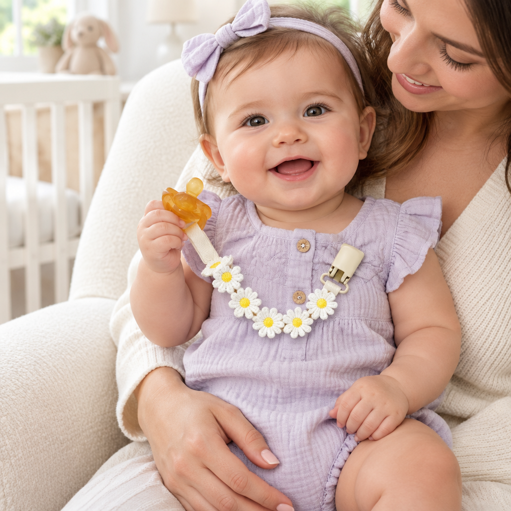 Fille avec sa maman dans un fauteuil
